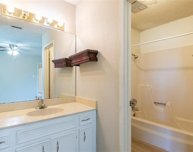 1733 Chucker Court - Photo Thumbnail 13