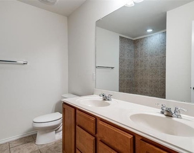 929 Glenndon Drive - Photo Thumbnail 9