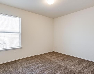 929 Glenndon Drive - Photo Thumbnail 10