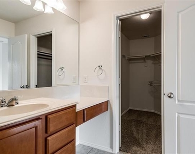 929 Glenndon Drive - Photo Thumbnail 6