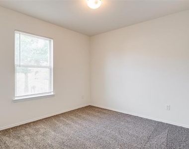 929 Glenndon Drive - Photo Thumbnail 8