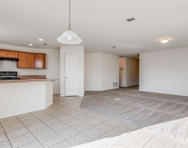 929 Glenndon Drive - Photo Thumbnail 3