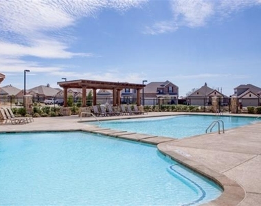 312 Eden Drive - Photo Thumbnail 21