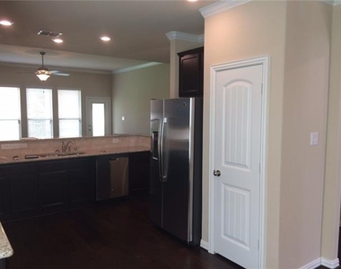 312 Eden Drive - Photo Thumbnail 4