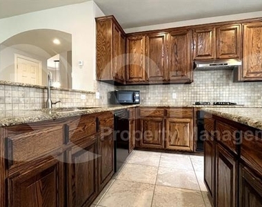 6798 Lee Meadow Drive - Photo Thumbnail 10