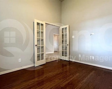 6798 Lee Meadow Drive - Photo Thumbnail 3