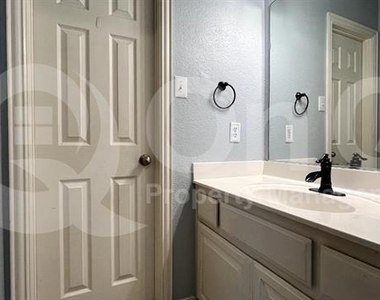 6798 Lee Meadow Drive - Photo Thumbnail 23