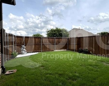 6798 Lee Meadow Drive - Photo Thumbnail 13