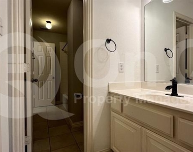 6798 Lee Meadow Drive - Photo Thumbnail 22