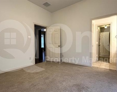 6798 Lee Meadow Drive - Photo Thumbnail 21