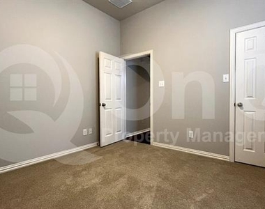 6798 Lee Meadow Drive - Photo Thumbnail 26