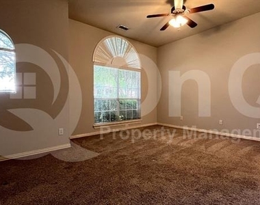 6798 Lee Meadow Drive - Photo Thumbnail 5