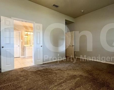 6798 Lee Meadow Drive - Photo Thumbnail 6