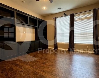6798 Lee Meadow Drive - Photo Thumbnail 16