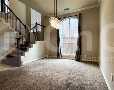 6798 Lee Meadow Drive - Photo Thumbnail 4