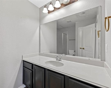 5590 Manitou Drive - Photo Thumbnail 16