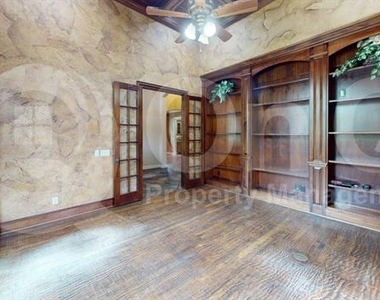 8108 Penobscot Lane - Photo Thumbnail 18