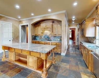 8108 Penobscot Lane - Photo Thumbnail 12
