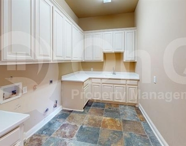 8108 Penobscot Lane - Photo Thumbnail 14