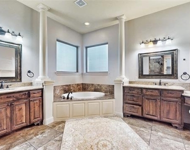 1641 Hidden Bluff Court - Photo Thumbnail 16