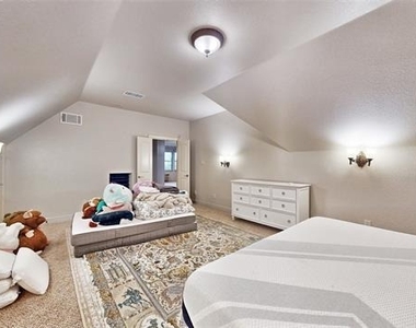 1641 Hidden Bluff Court - Photo Thumbnail 23