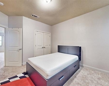 1641 Hidden Bluff Court - Photo Thumbnail 24