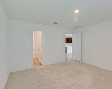525 Dashwood Drive - Photo Thumbnail 14
