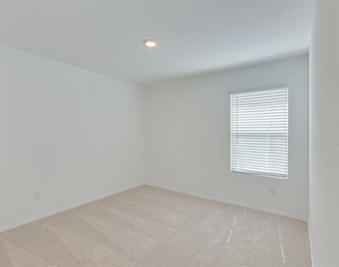 525 Dashwood Drive - Photo Thumbnail 17