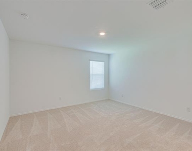 525 Dashwood Drive - Photo Thumbnail 13