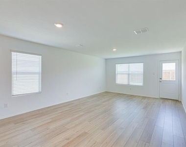 525 Dashwood Drive - Photo Thumbnail 11