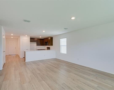 525 Dashwood Drive - Photo Thumbnail 8