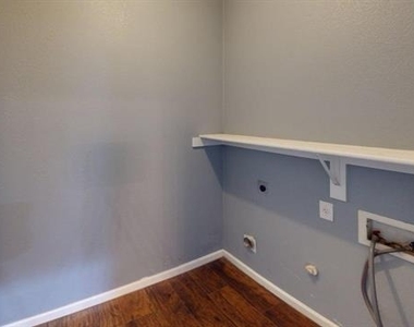 6513 Cartier Court - Photo Thumbnail 13
