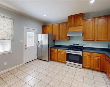 6513 Cartier Court - Photo Thumbnail 5