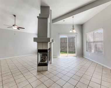 1305 Greenbriar Lane - Photo Thumbnail 2