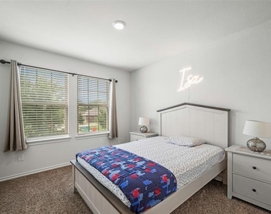 901 Euston Street - Photo Thumbnail 16