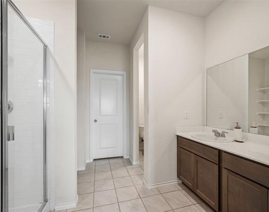 901 Euston Street - Photo Thumbnail 10