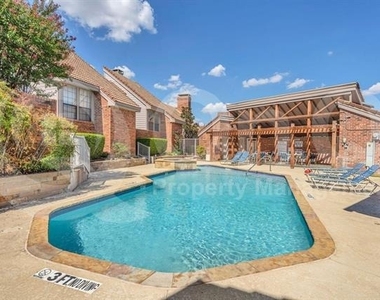 18240 Midway Road - Photo Thumbnail 14