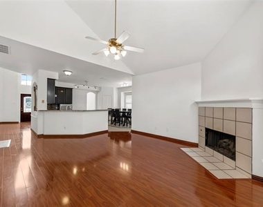 764 Whitman Place - Photo Thumbnail 8