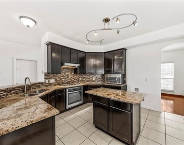 764 Whitman Place - Photo Thumbnail 17