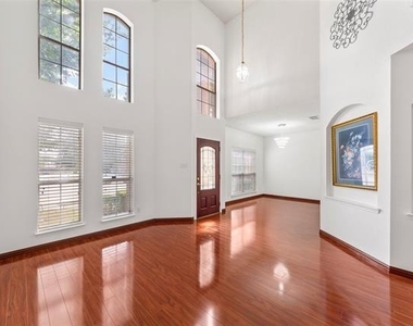 764 Whitman Place - Photo Thumbnail 3