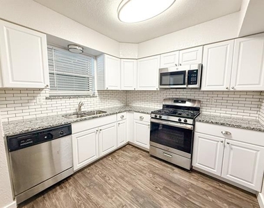 5928 Fletcher Avenue - Photo Thumbnail 5