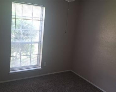 2428 Heathercrest Drive - Photo Thumbnail 10