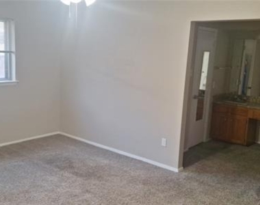 2428 Heathercrest Drive - Photo Thumbnail 8