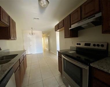 1816 Bessie Street - Photo Thumbnail 6