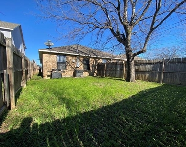 1816 Bessie Street - Photo Thumbnail 28