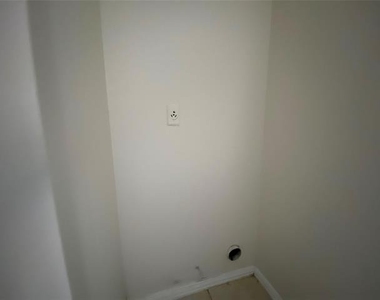 1816 Bessie Street - Photo Thumbnail 24