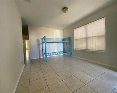 1816 Bessie Street - Photo Thumbnail 9