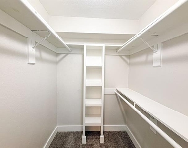 5928 Fletcher Avenue - Photo Thumbnail 15
