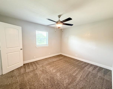 5928 Fletcher Avenue - Photo Thumbnail 12