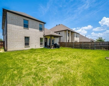 333 Foxthorne Way - Photo Thumbnail 32